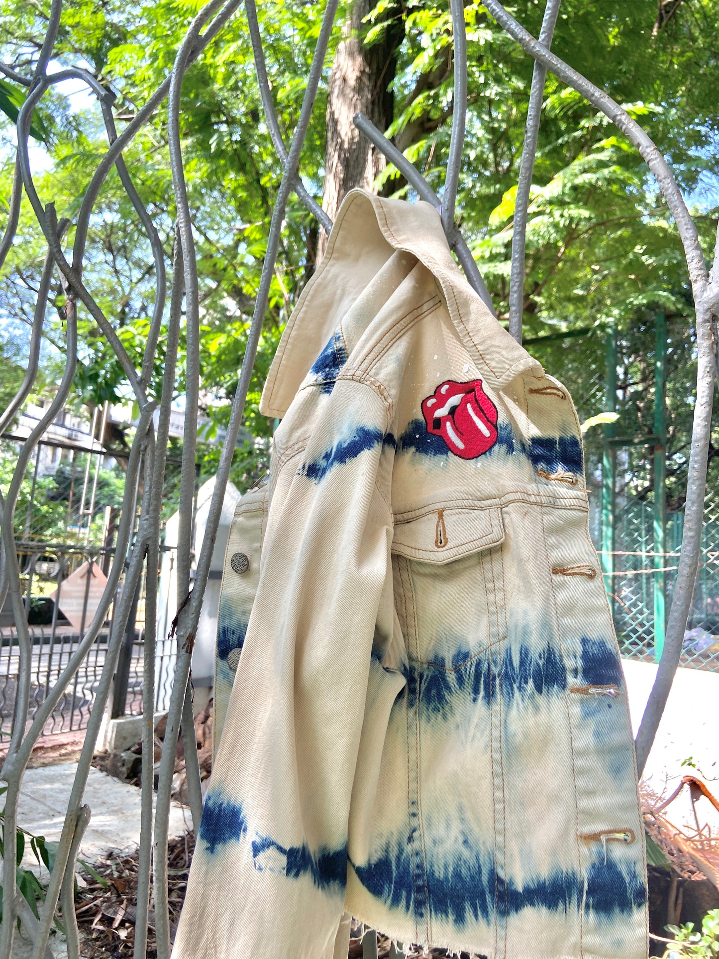 White denim jacket with no stress embroidery