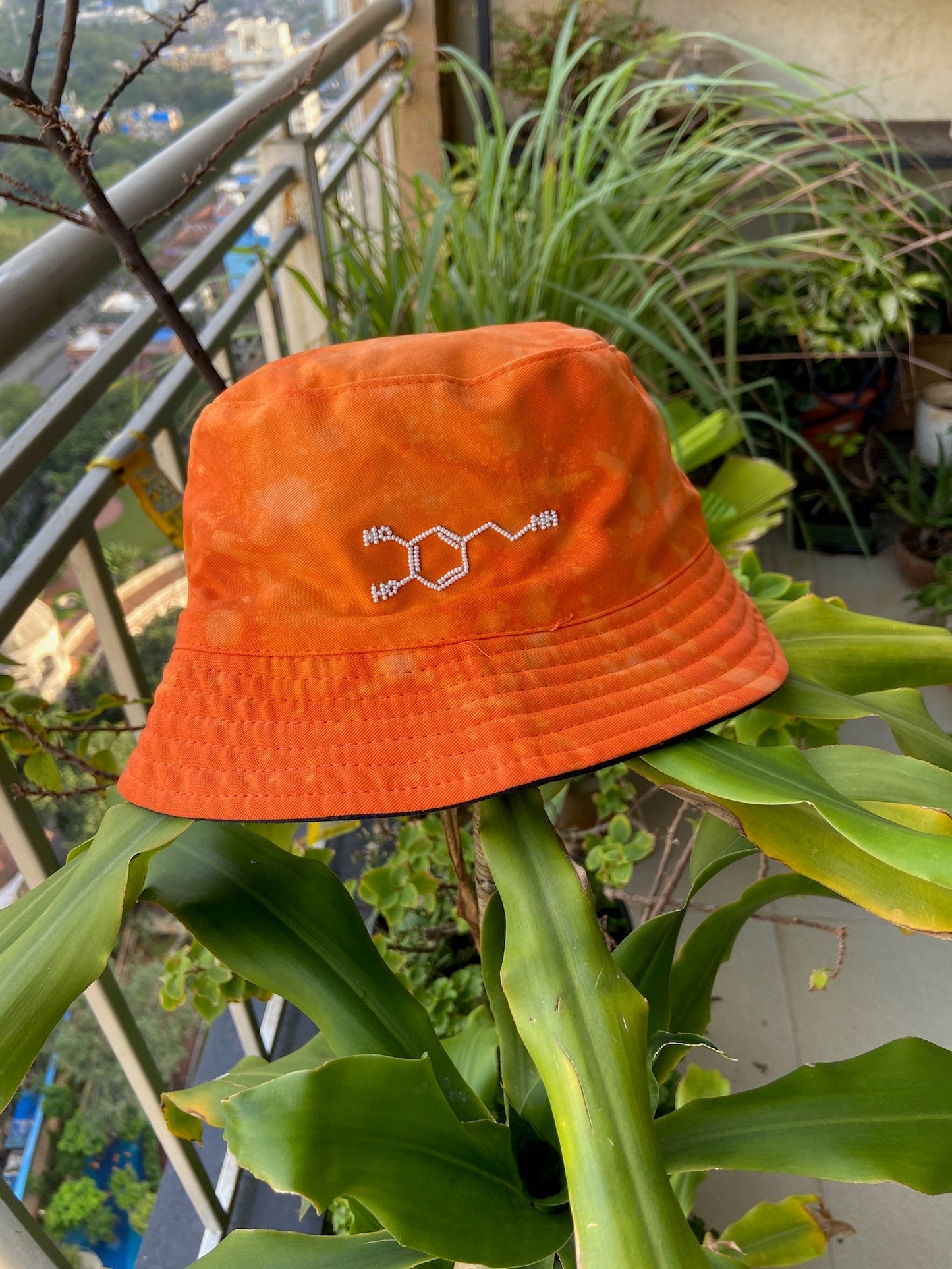 DOPAMINE BUCKET HAT